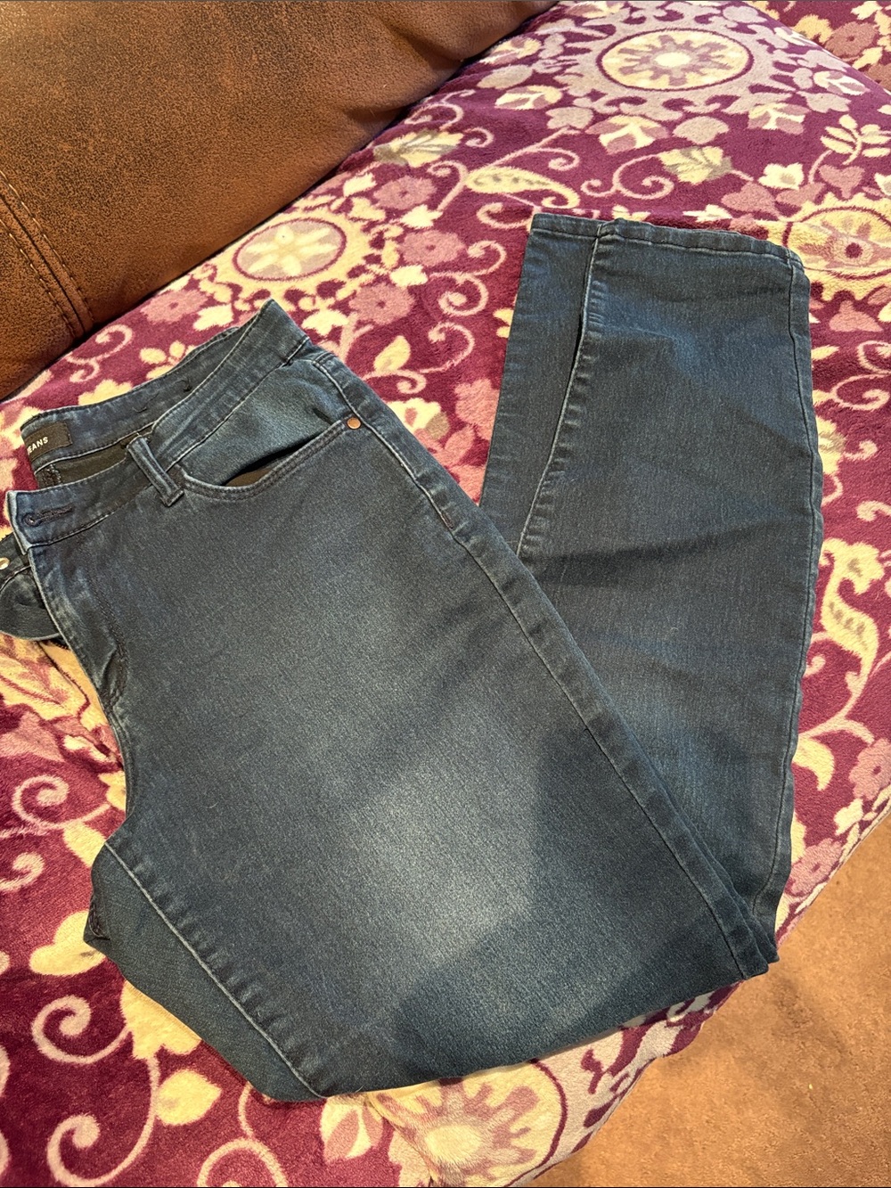 Women's Skinny Jeans in Dark Blue Denim